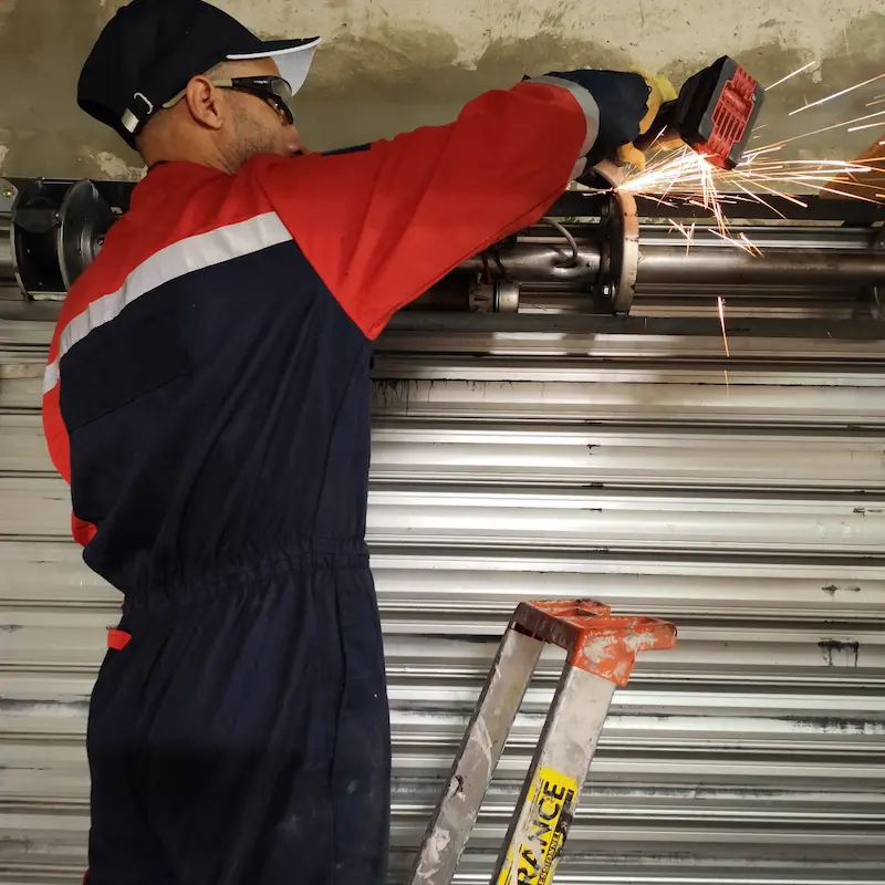 Changement de moteur rideau métallique Lyon